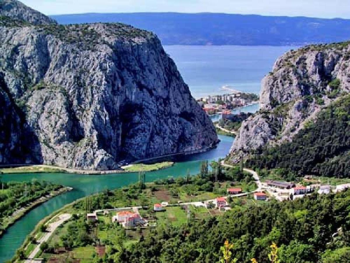 Apartment Sreta Omiš Buitenkant foto