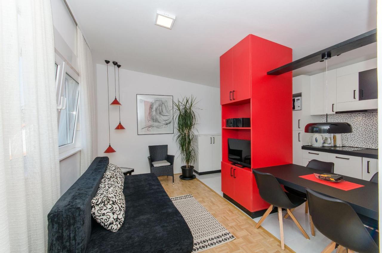 Apartment Sreta Omiš Buitenkant foto
