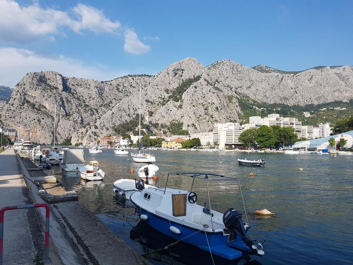 Apartment Sreta Omiš Buitenkant foto