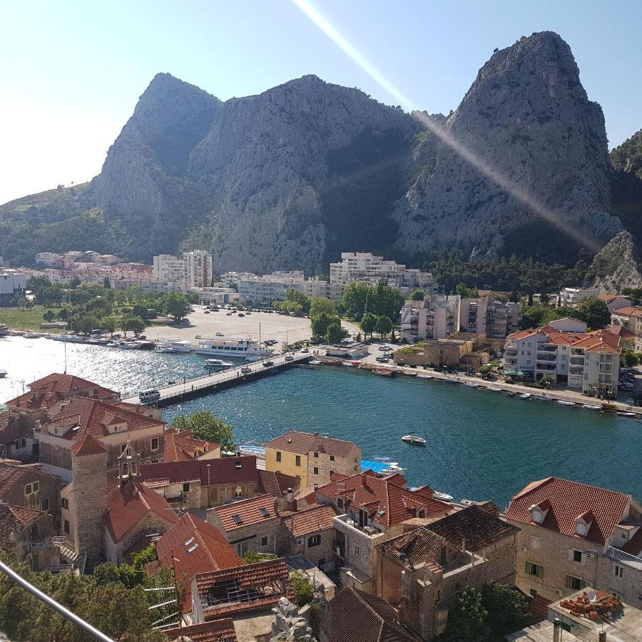 Apartment Sreta Omiš Buitenkant foto
